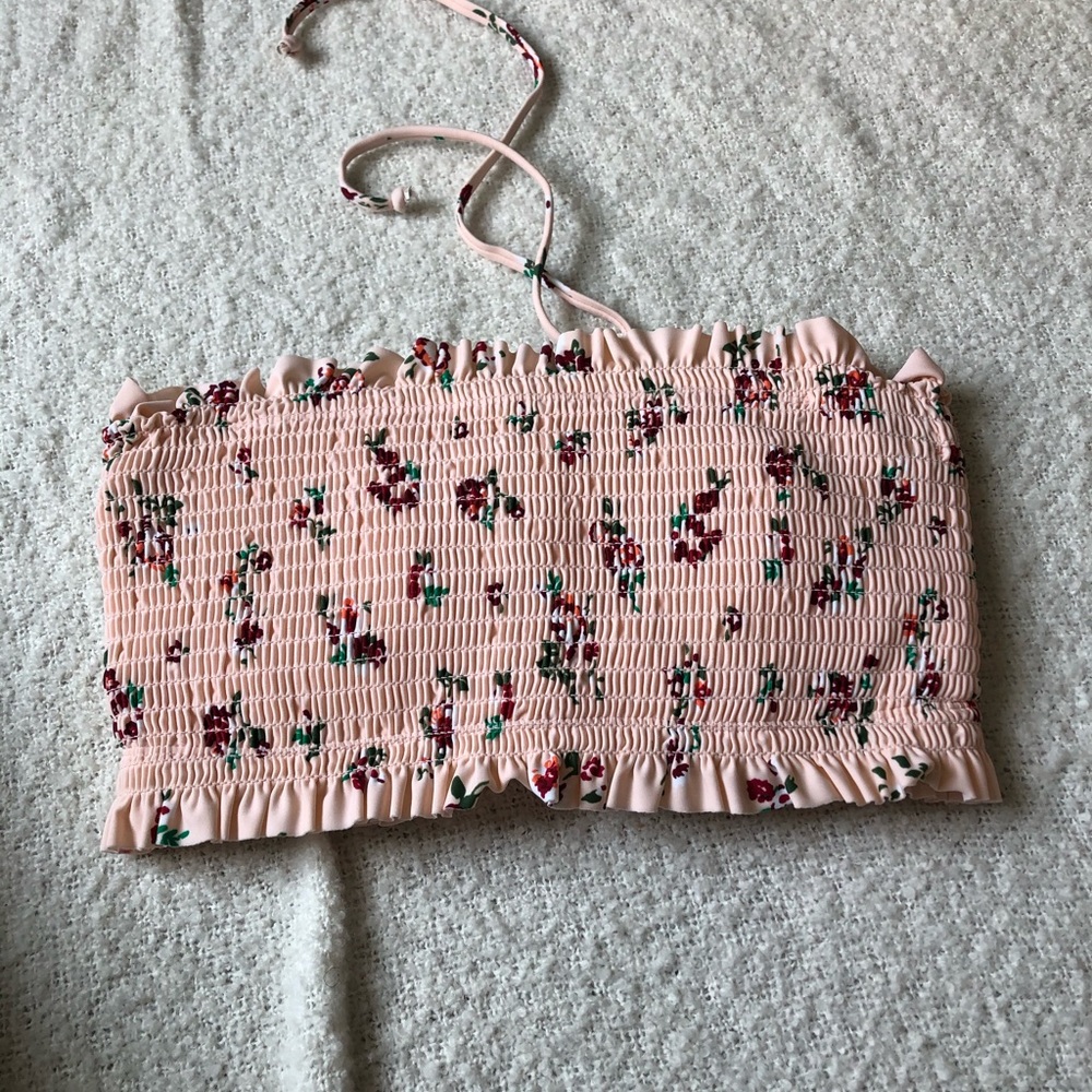 Adorable Xhilaration bikini top size D/DD